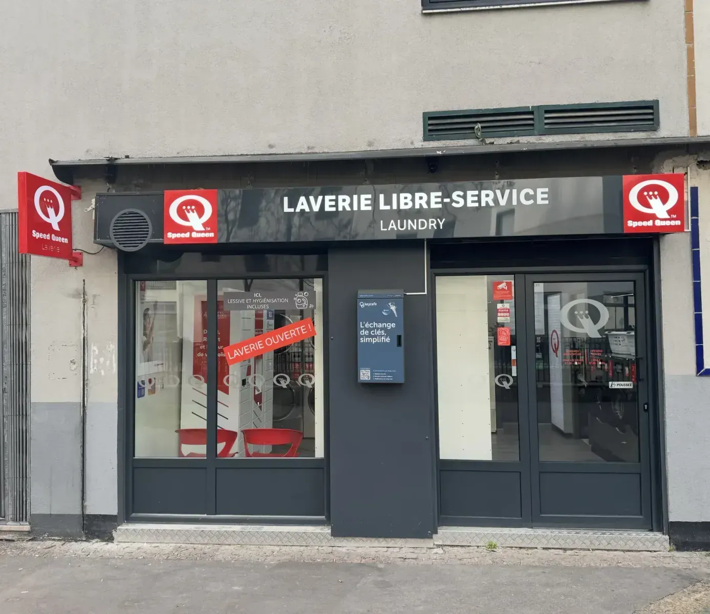 Façade de la laverie libre-service, 3 Square Paul Paray, Paris 17ᵉ, ouverte 7j/7 de 6h à 23h